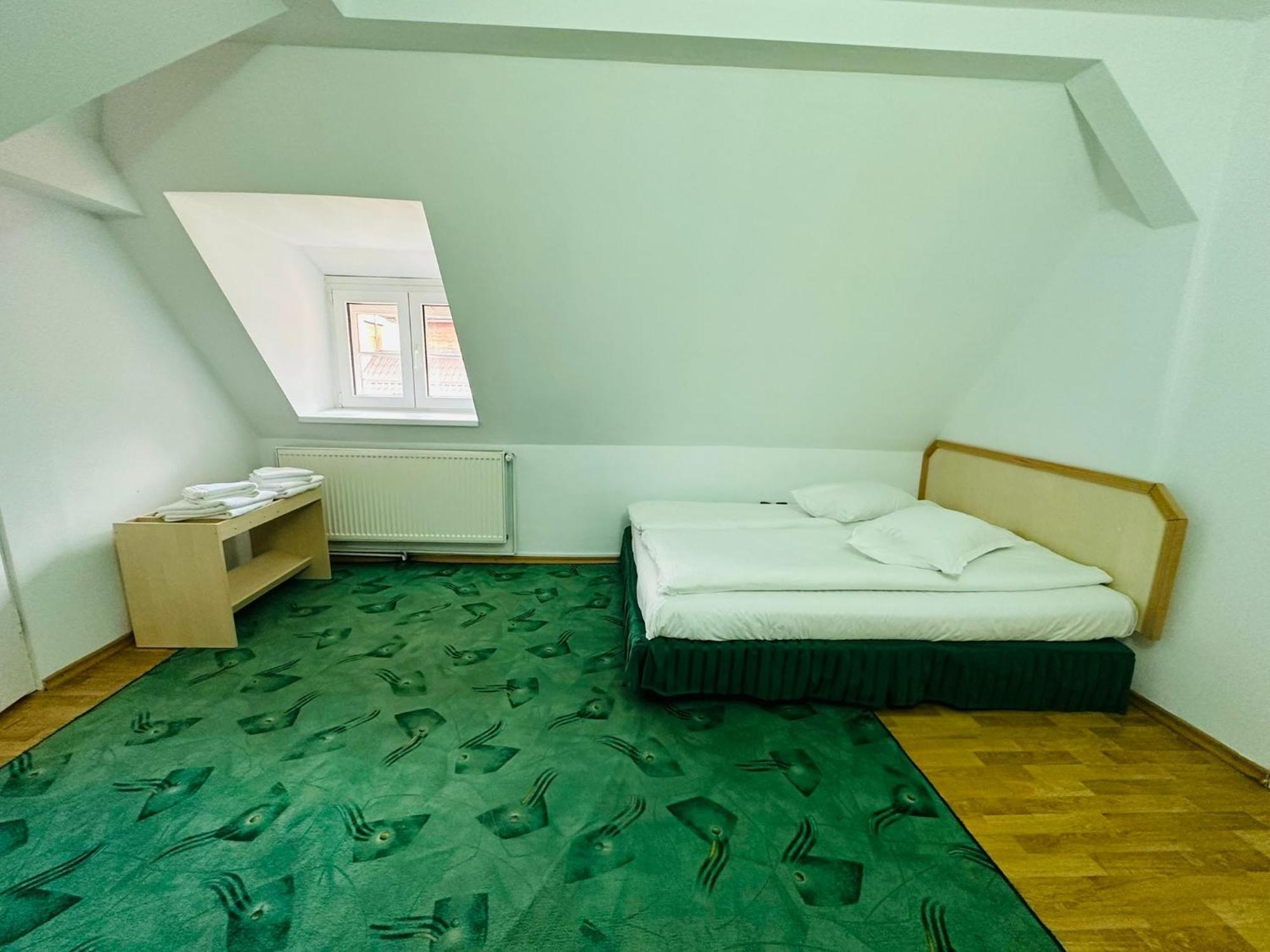 Rapsodia Sinaia Bed & Breakfast Bagian luar foto