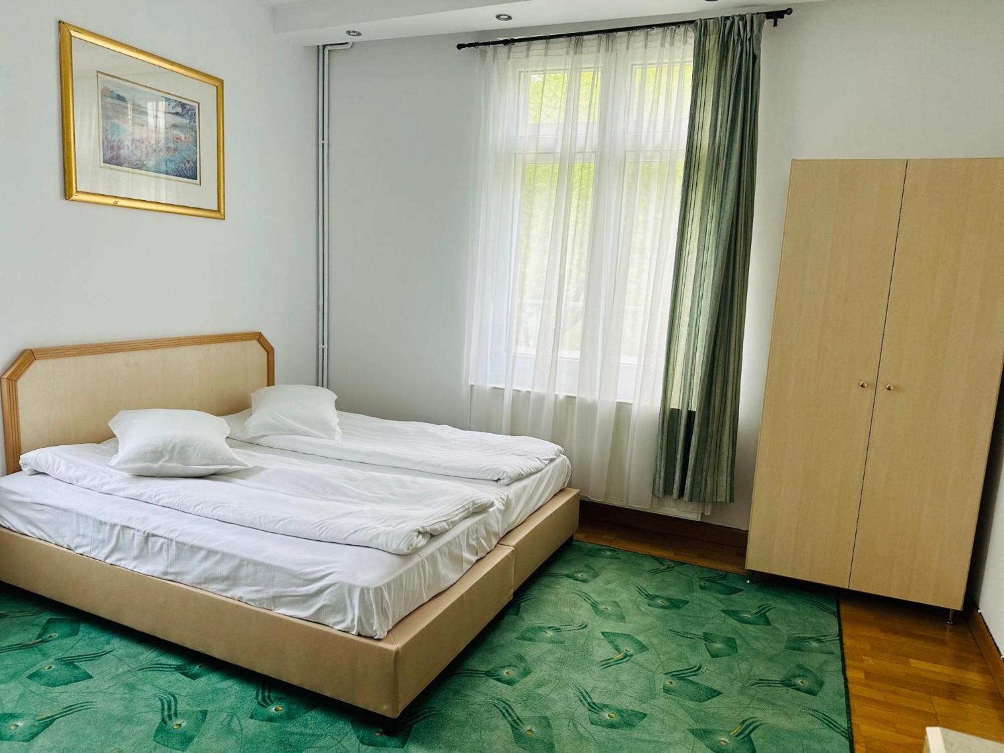 Rapsodia Sinaia Bed & Breakfast Bagian luar foto