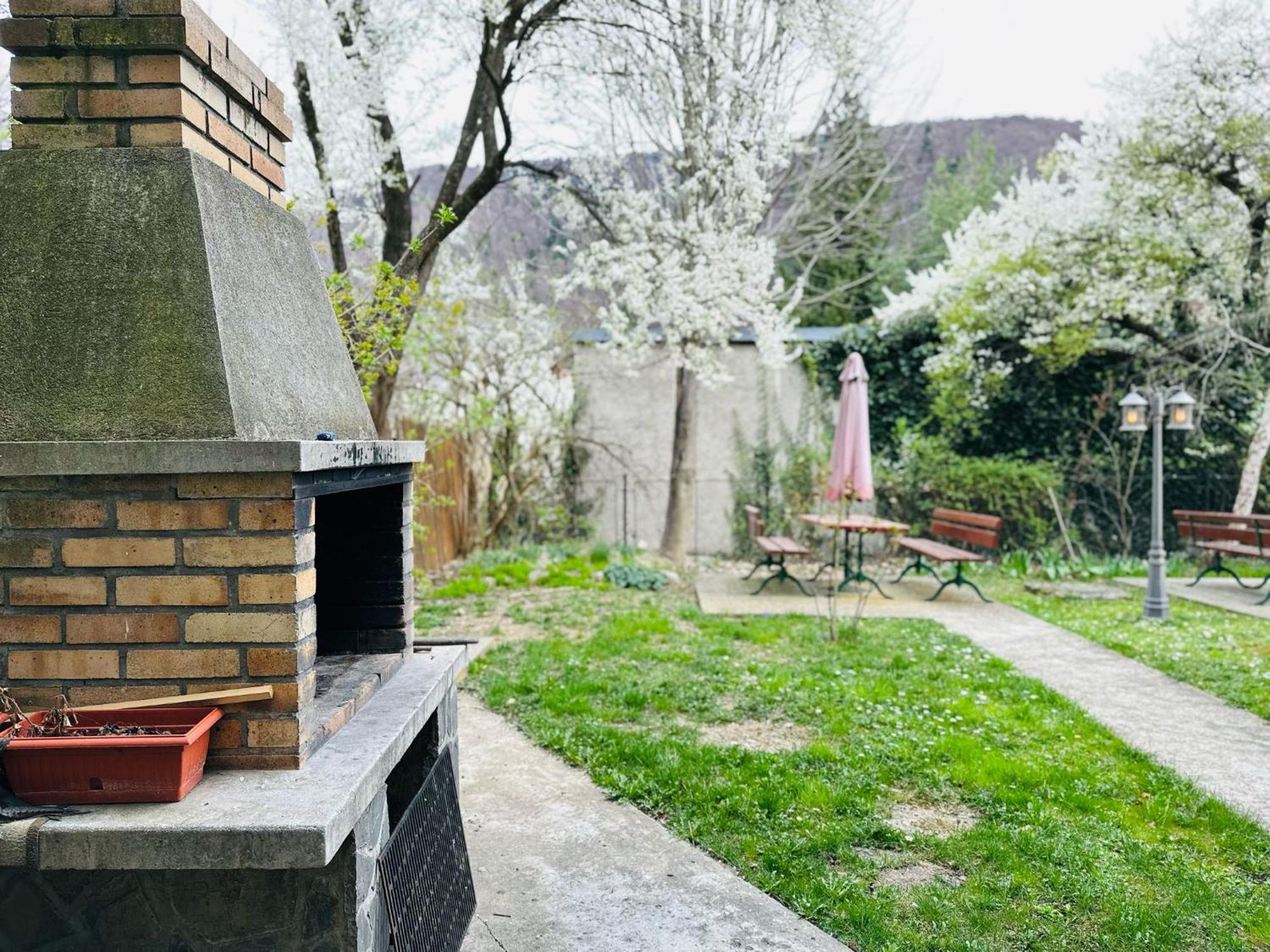 Rapsodia Sinaia Bed & Breakfast Bagian luar foto