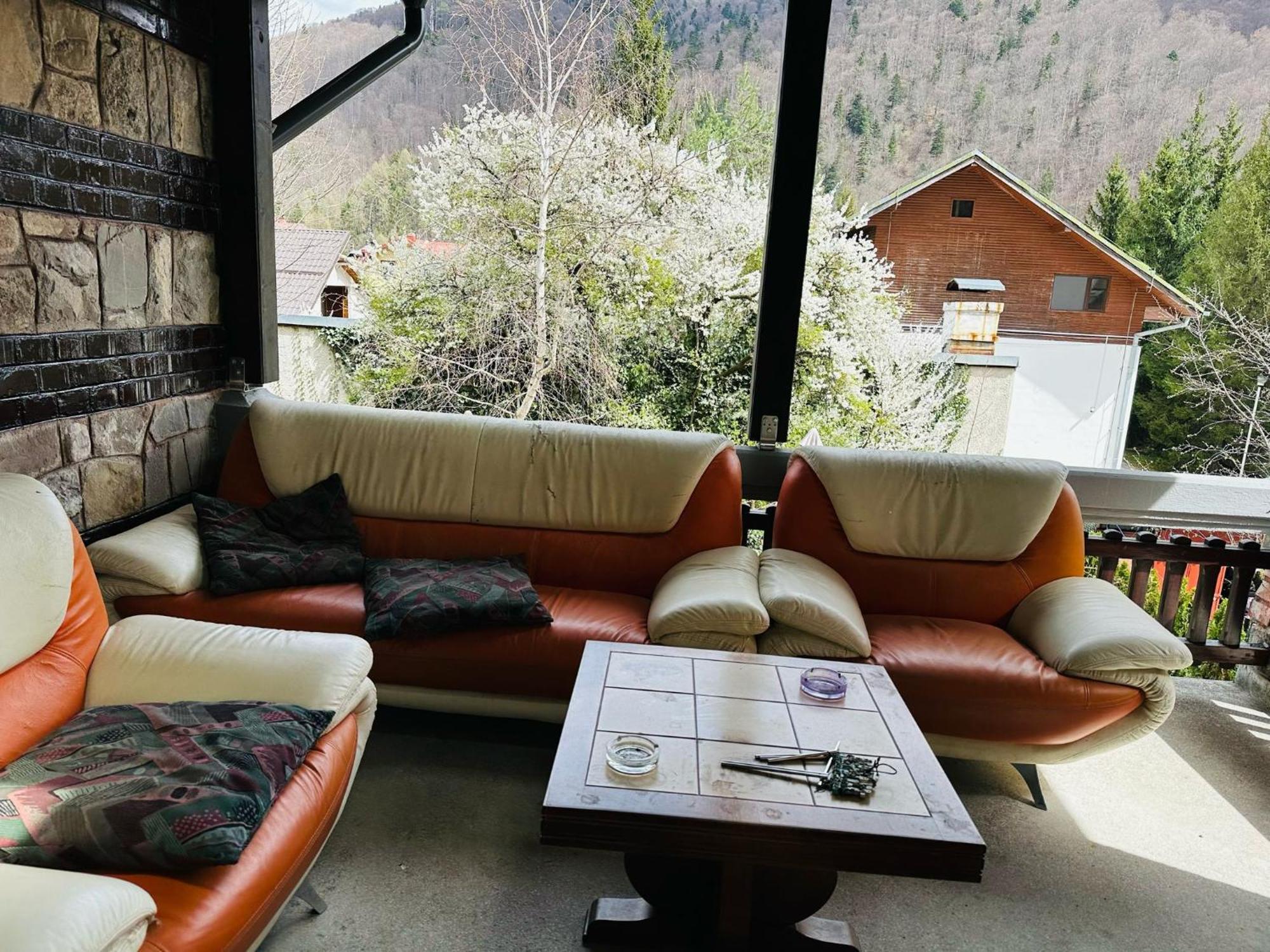 Rapsodia Sinaia Bed & Breakfast Bagian luar foto