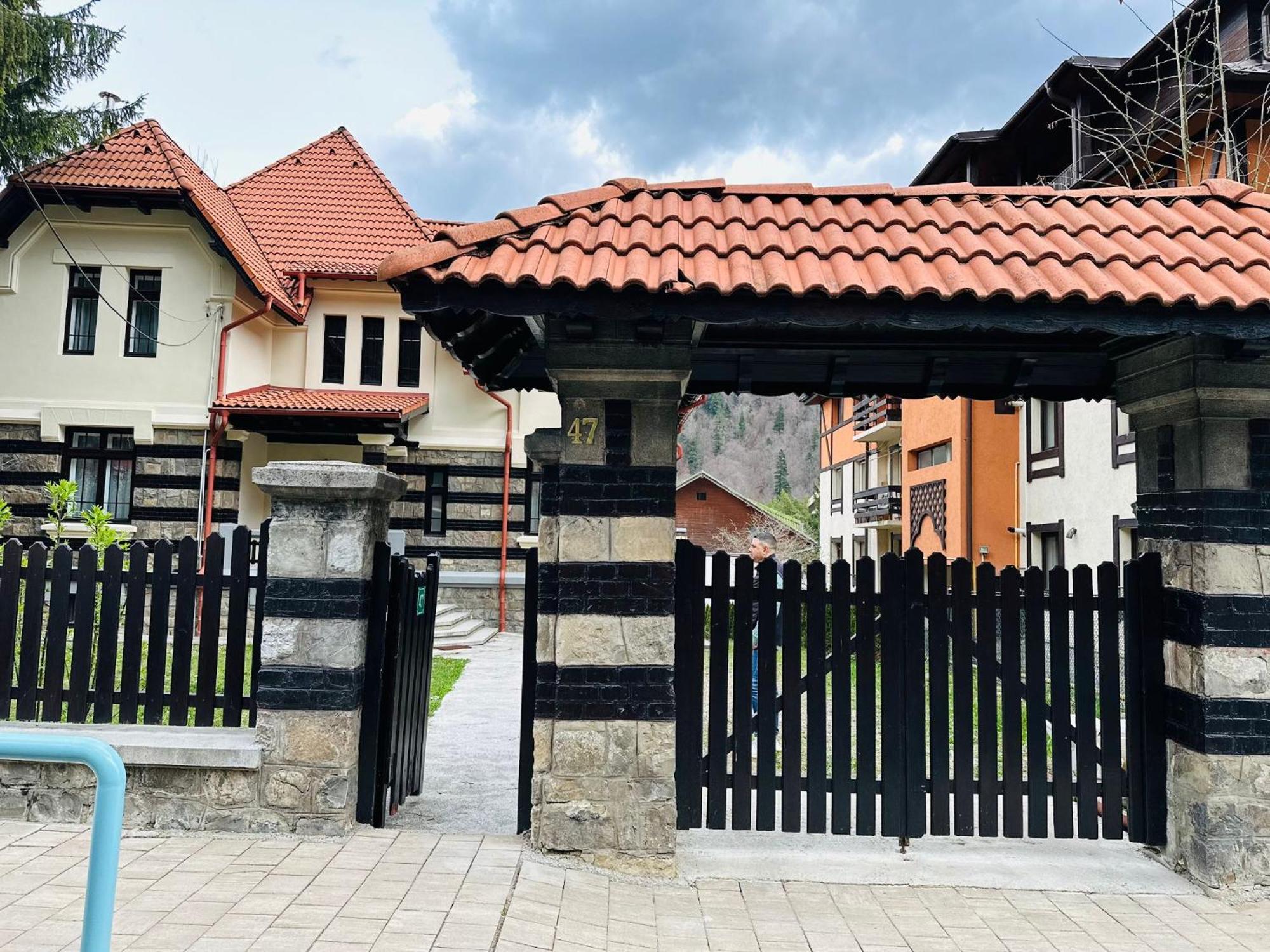 Rapsodia Sinaia Bed & Breakfast Bagian luar foto